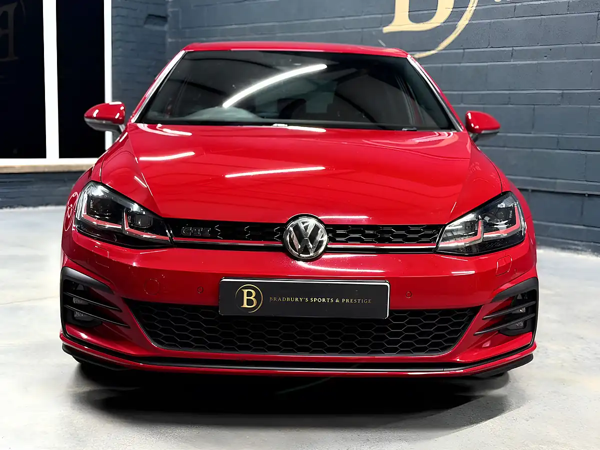 Used 2017 Volkswagen Golf GTI Red - Interior and Exterior details 10