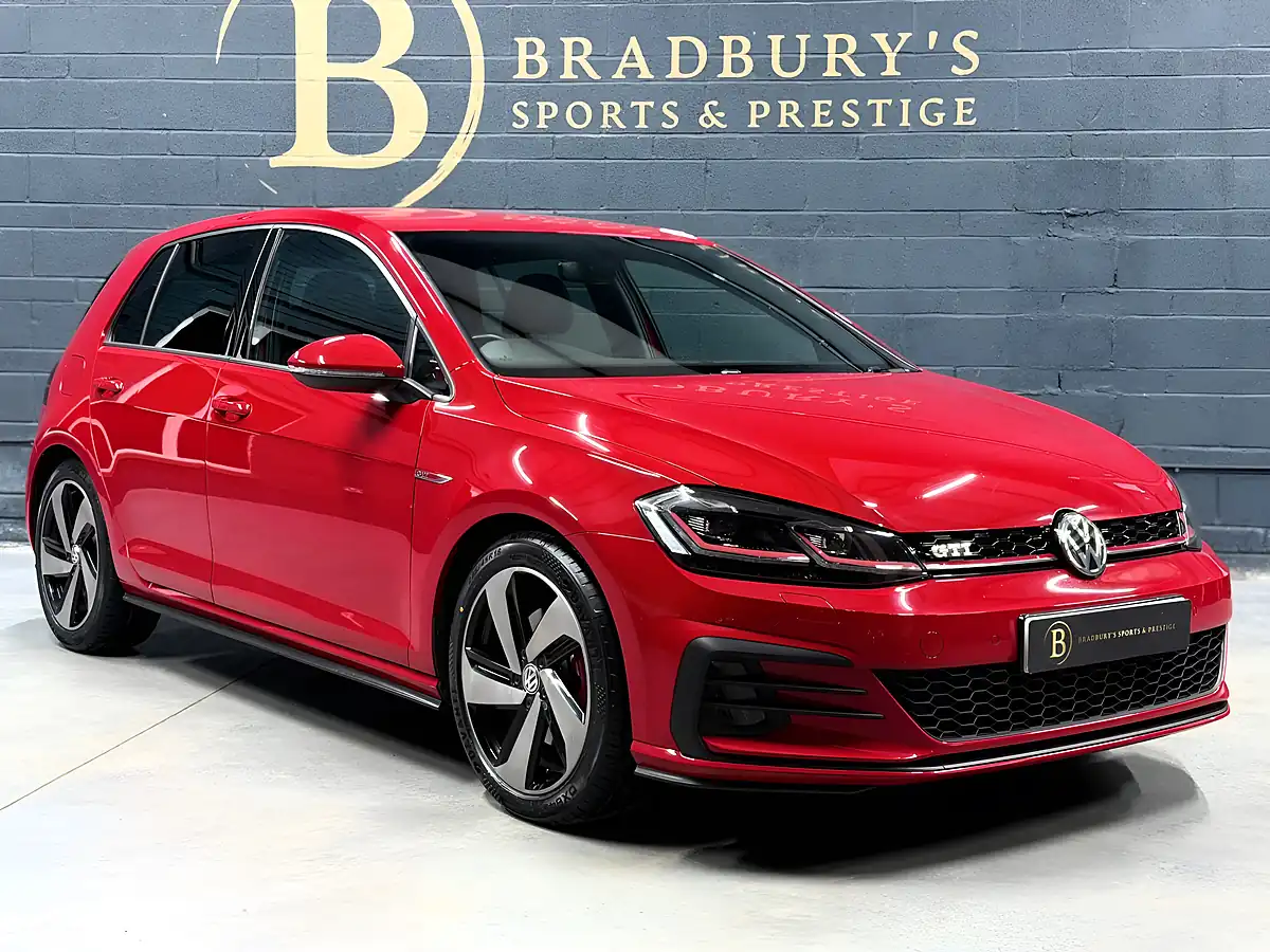 Used 2017 Volkswagen Golf GTI Red - Interior and Exterior details 11