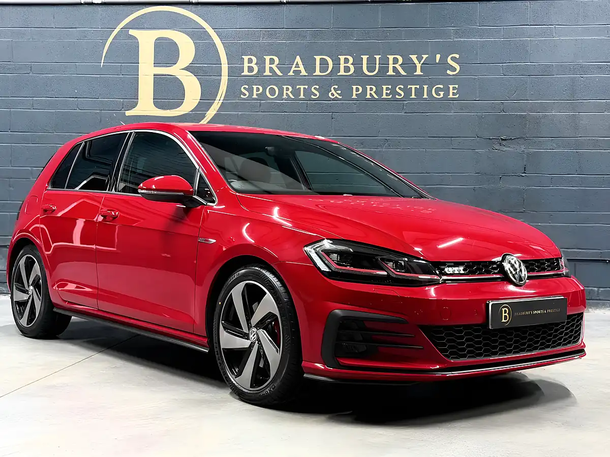 Used 2017 Volkswagen Golf GTI Red - Interior and Exterior details 12