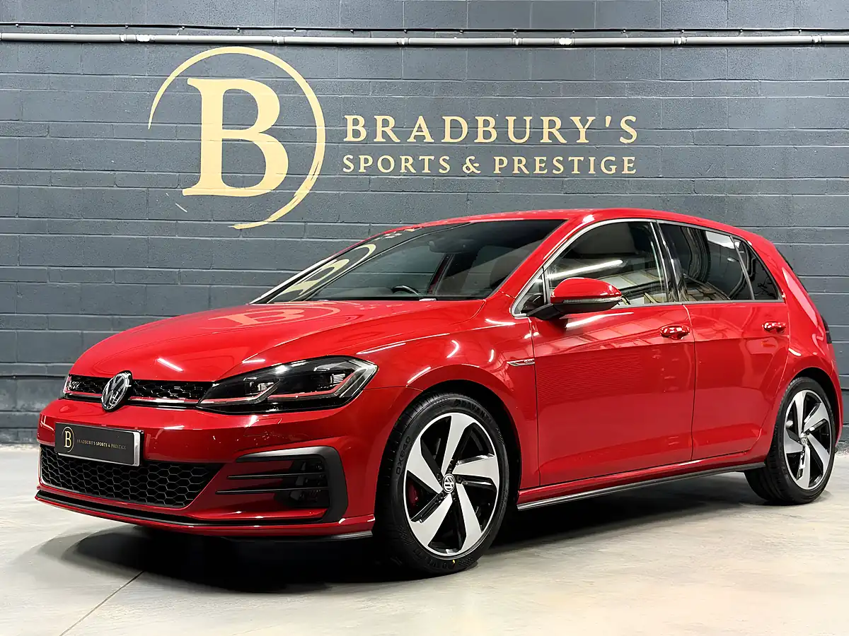 Used 2017 Volkswagen Golf GTI Red - Interior and Exterior details 4