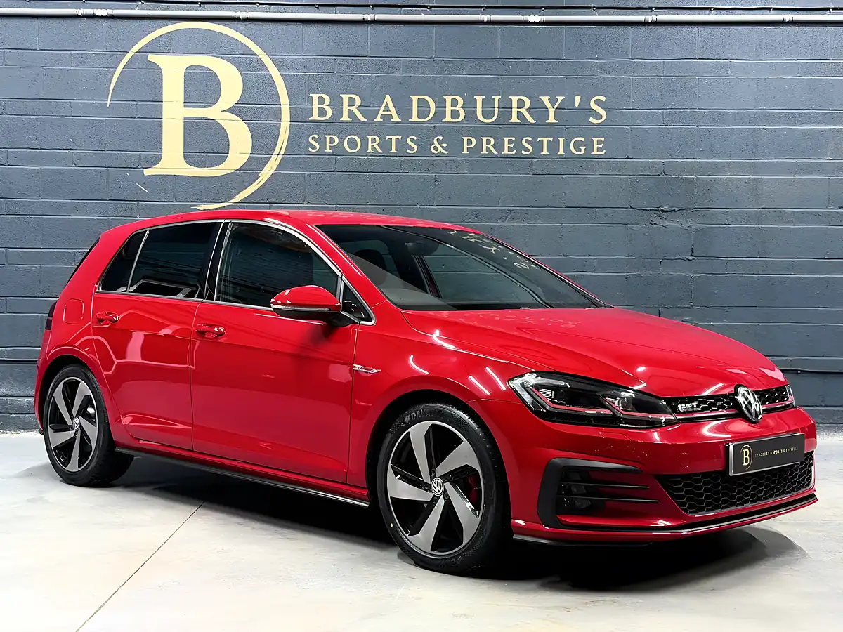 Used 2017 Volkswagen Golf GTI Red - Interior and Exterior details 5