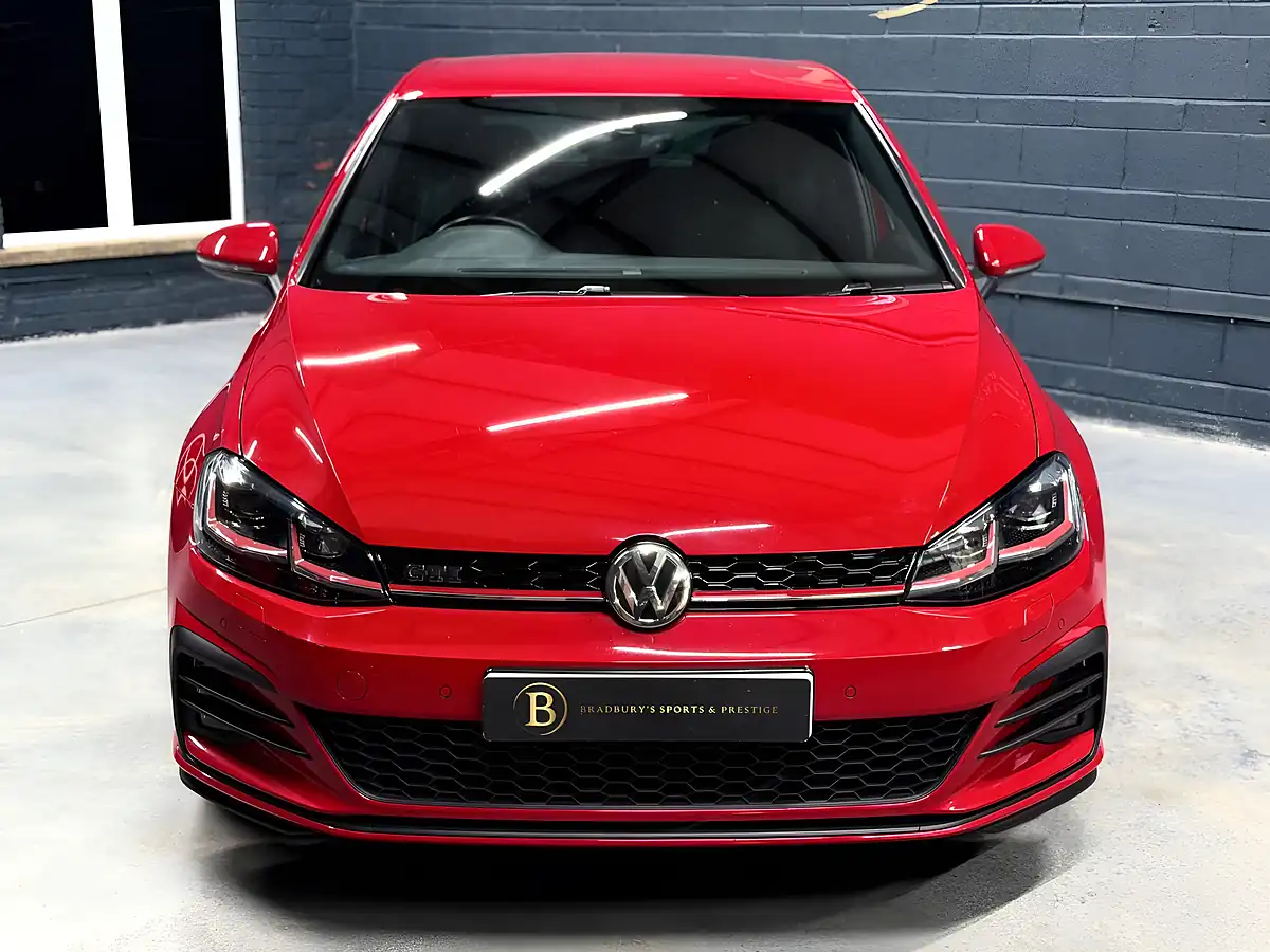 Used 2017 Volkswagen Golf GTI Red - Interior and Exterior details 9