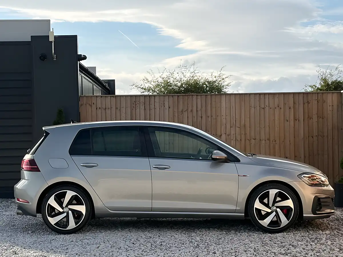 Used 2017 Volkswagen Golf GTI Silver - Interior and Exterior details 10