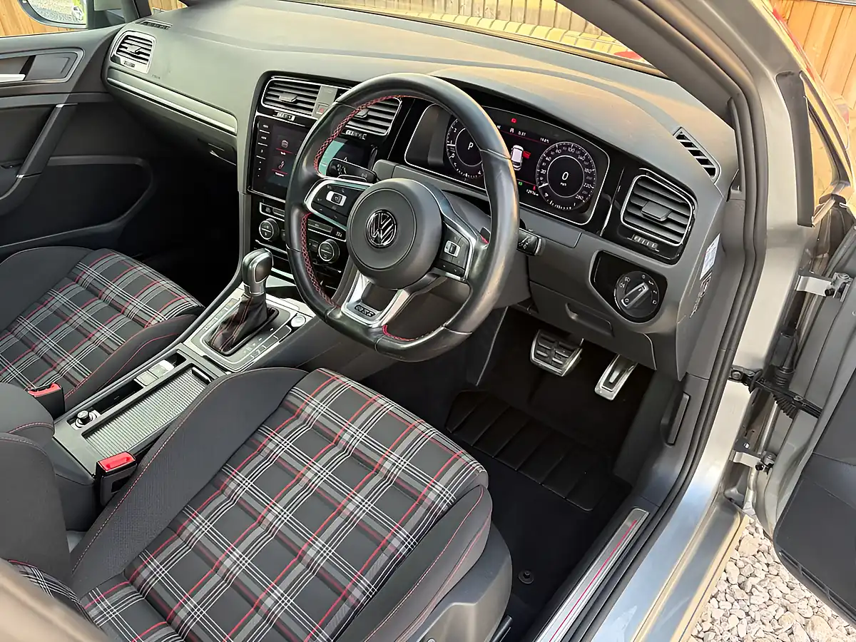 Used 2017 Volkswagen Golf GTI Silver - Interior and Exterior details 12