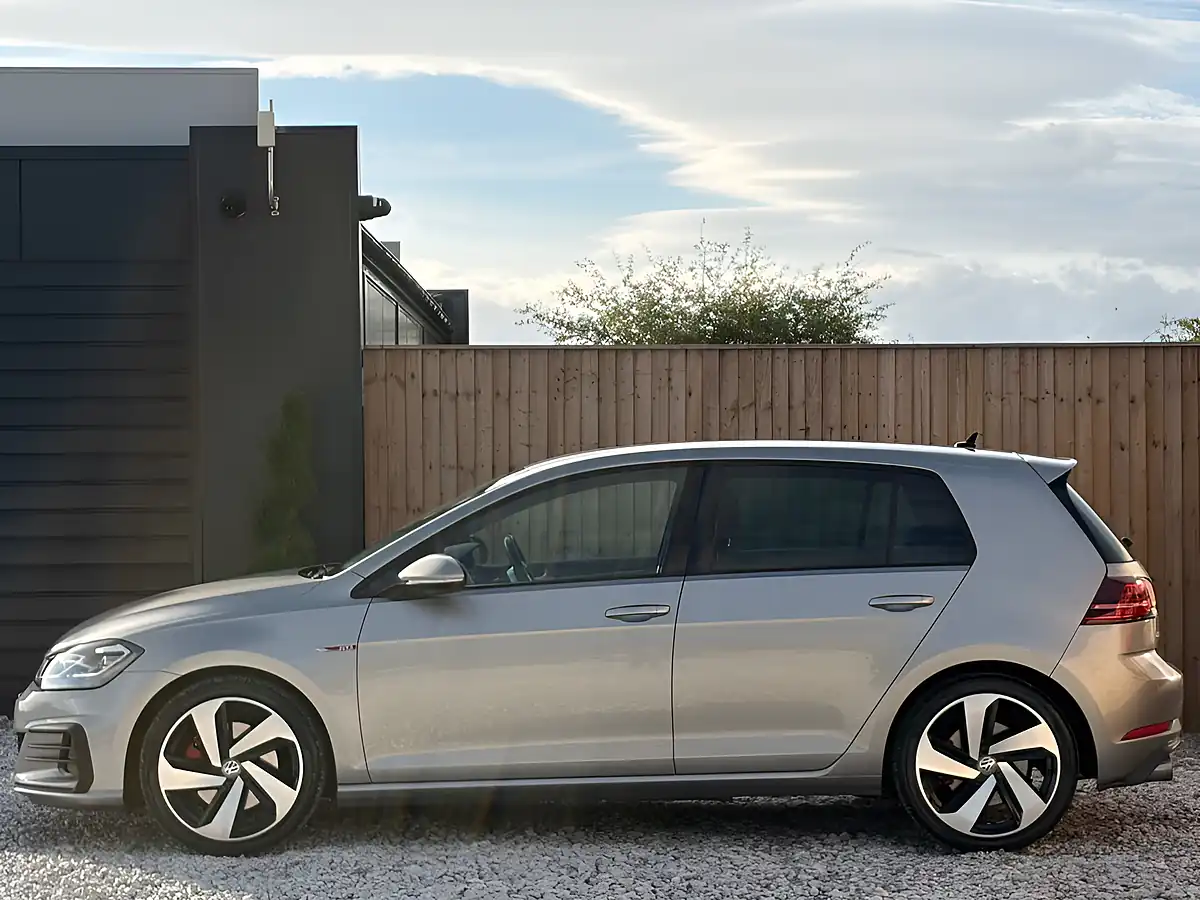 Used 2017 Volkswagen Golf GTI Silver - Interior and Exterior details 4