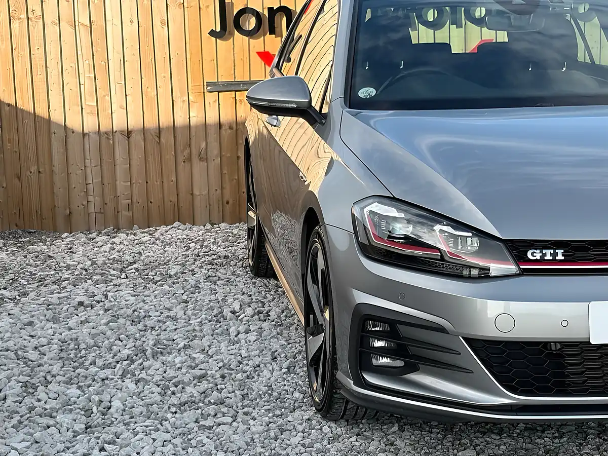 Used 2017 Volkswagen Golf GTI Silver - Interior and Exterior details 6