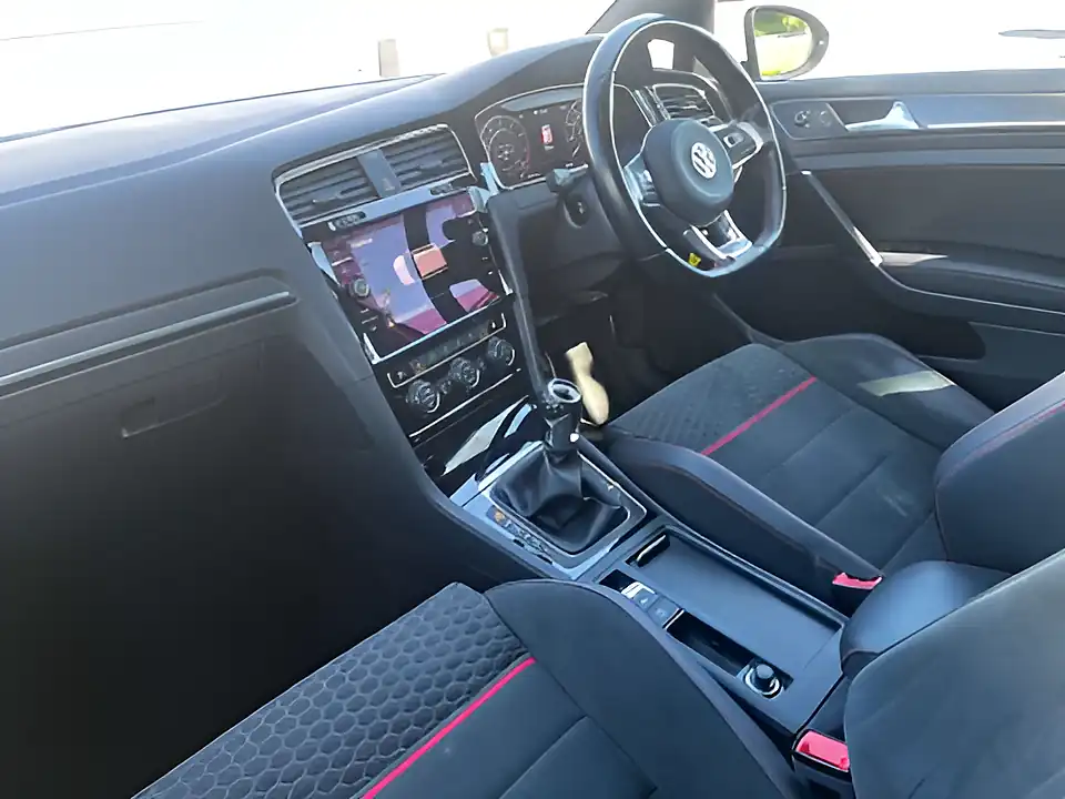 Used 2017 Volkswagen Golf GTI White - Interior and Exterior details 12