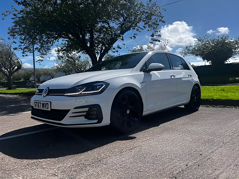 Used 2017 Volkswagen Golf GTI White - Interior and Exterior details 20
