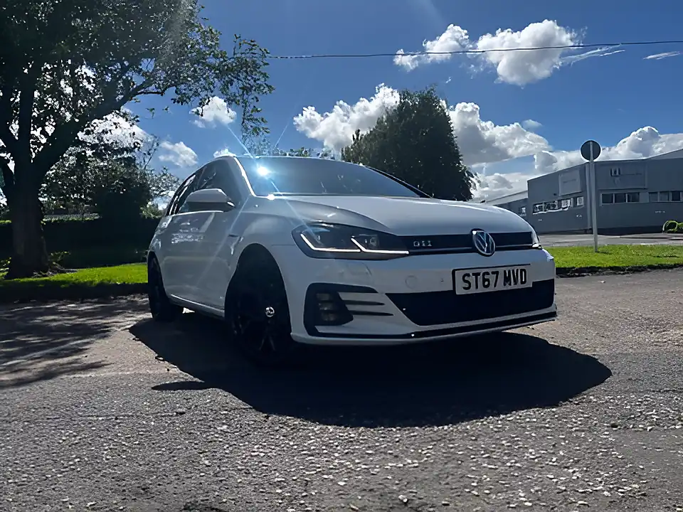Used 2017 Volkswagen Golf GTI White - Interior and Exterior details 5