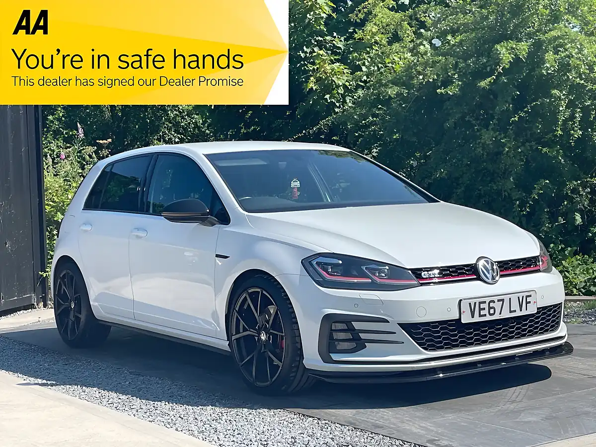 Used 2017 Volkswagen Golf GTI White - Front View