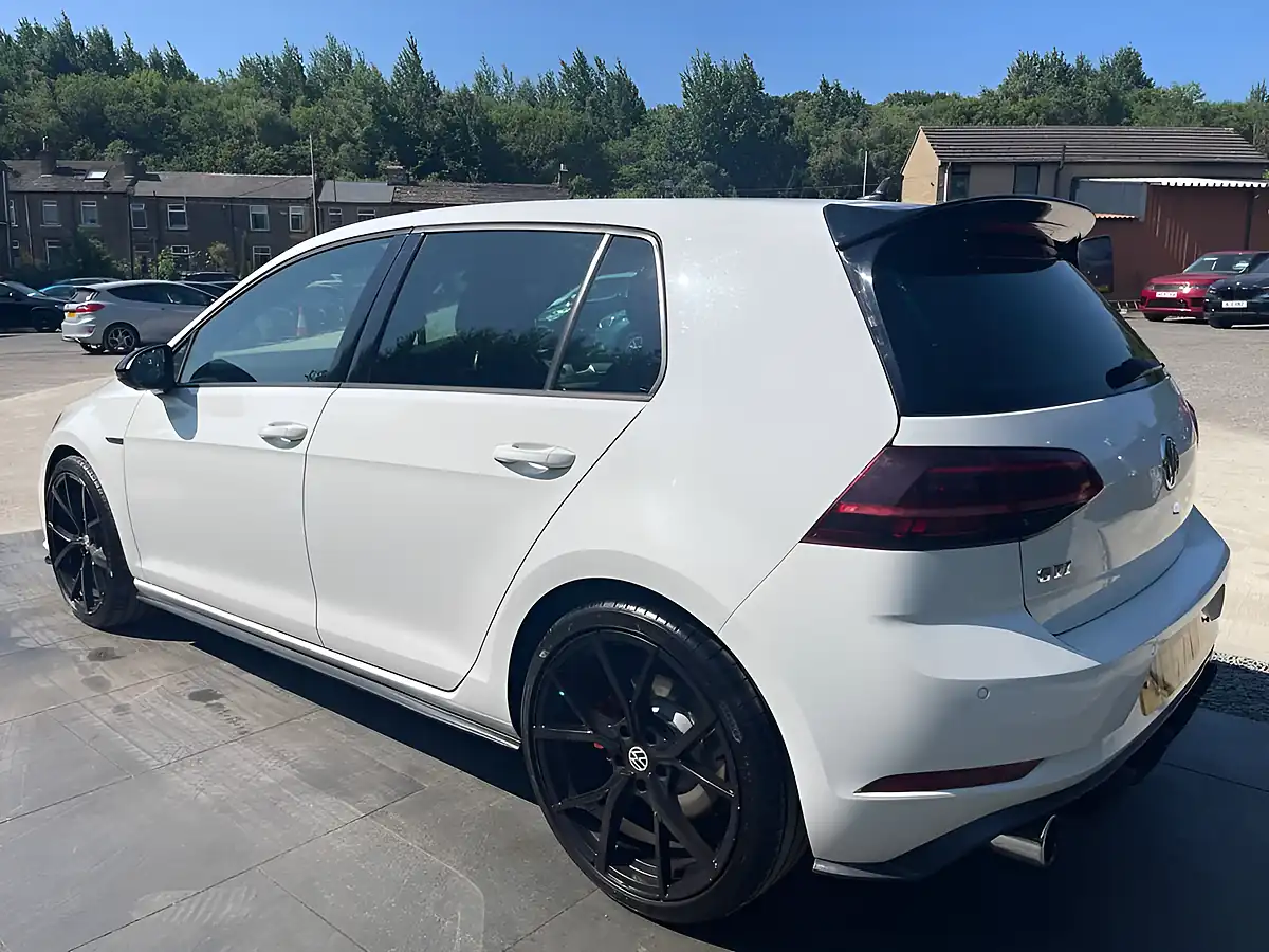 Used 2017 Volkswagen Golf GTI White - Interior and Exterior details 7