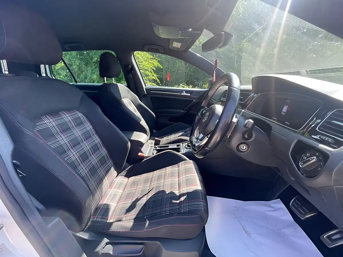 Used 2017 Volkswagen Golf GTI White - Interior and Exterior details 8