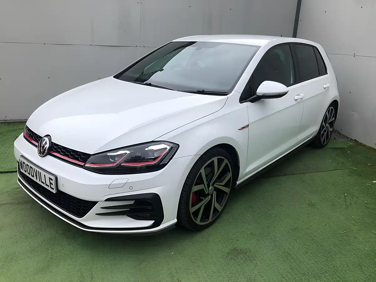 Used 2017 Volkswagen Golf GTI White - Front View