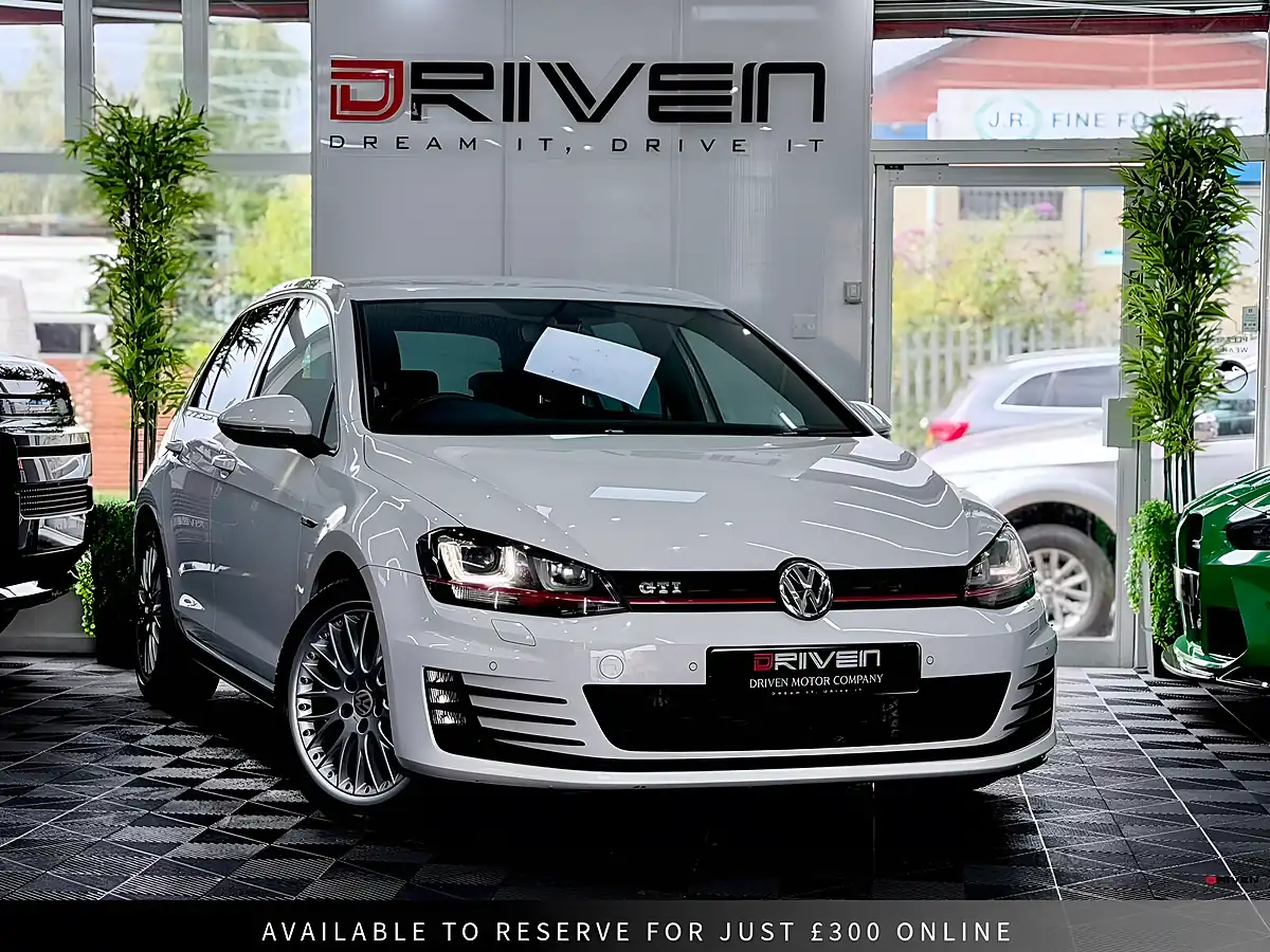 Used 2017 Volkswagen Golf GTI White - Front View