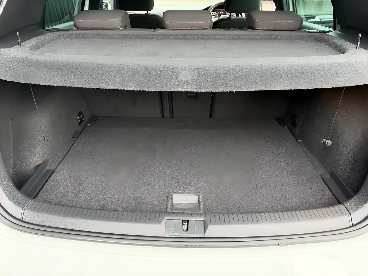 Used 2017 Volkswagen Golf GTI White - Interior and Exterior details 20