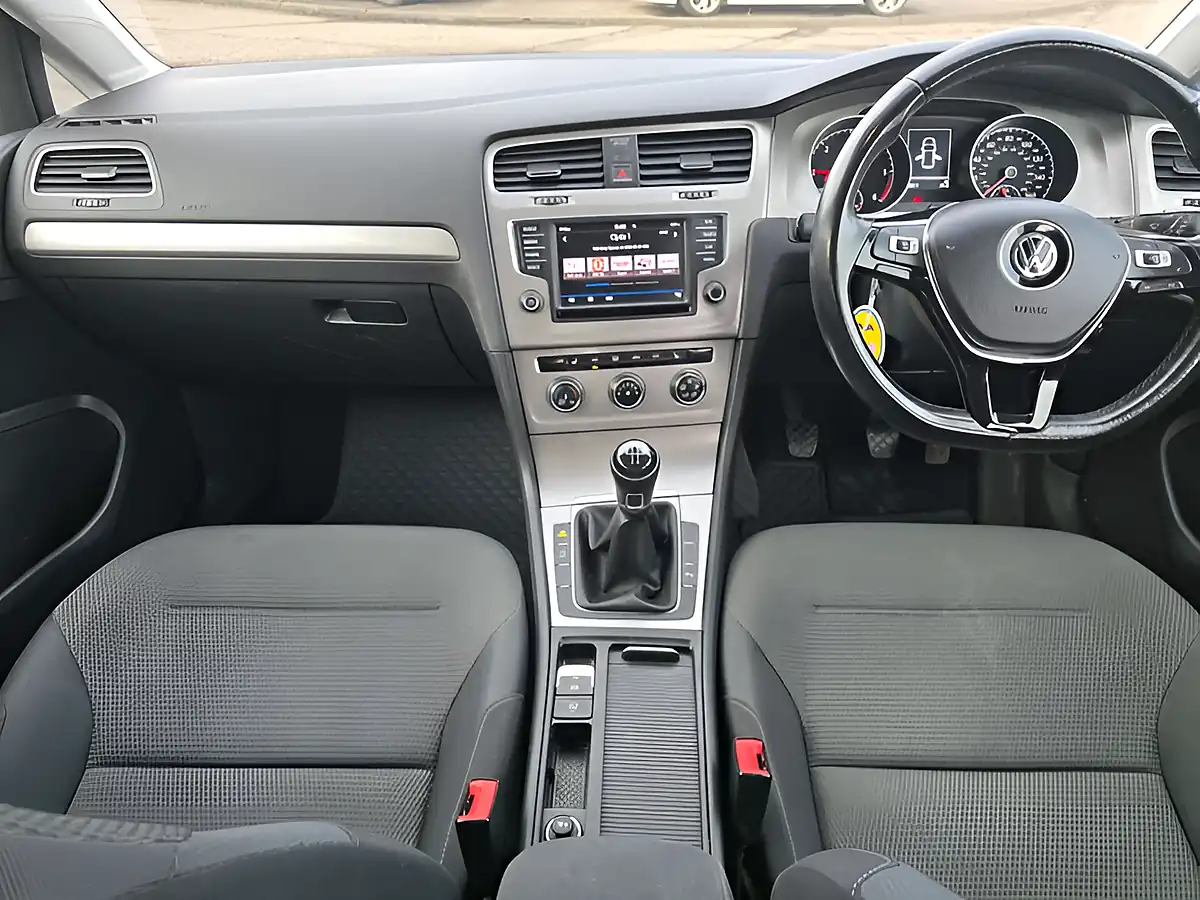 Used 2017 Volkswagen Golf Match Edition Bright Blue Metallic - Interior and Exterior details 17