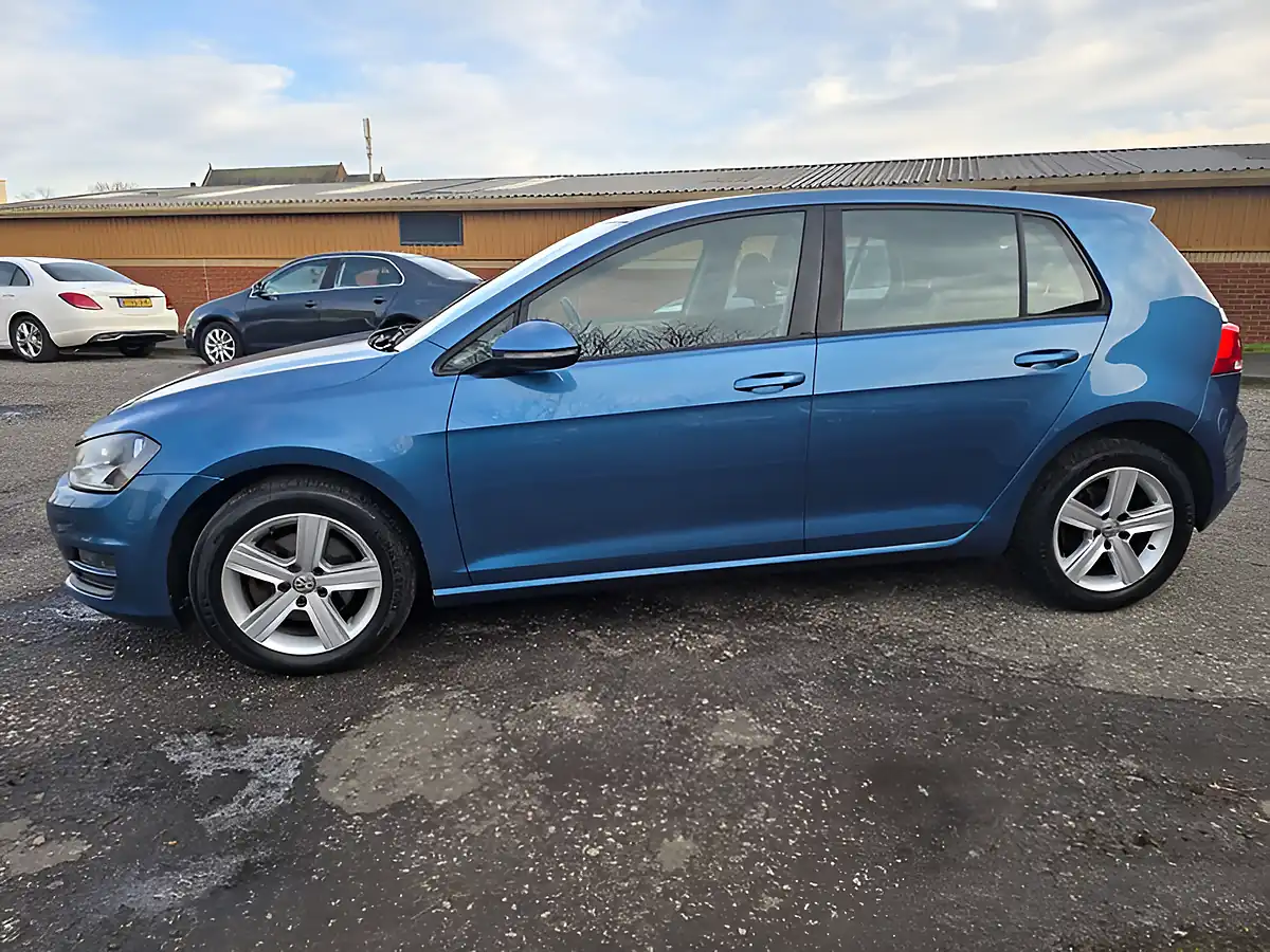 Used 2017 Volkswagen Golf Match Edition Bright Blue Metallic - Interior and Exterior details 5