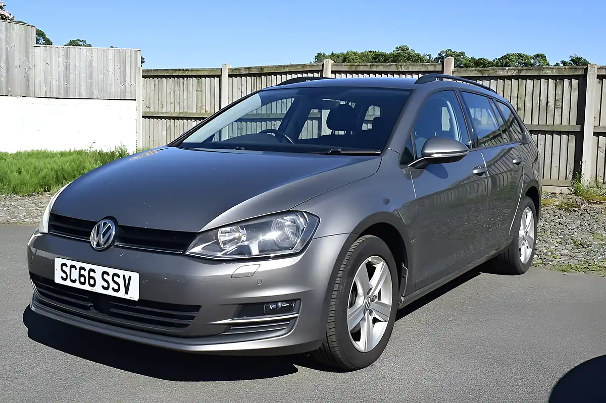 Used 2017 Volkswagen Golf Match Edition Grey - Interior and Exterior details 3