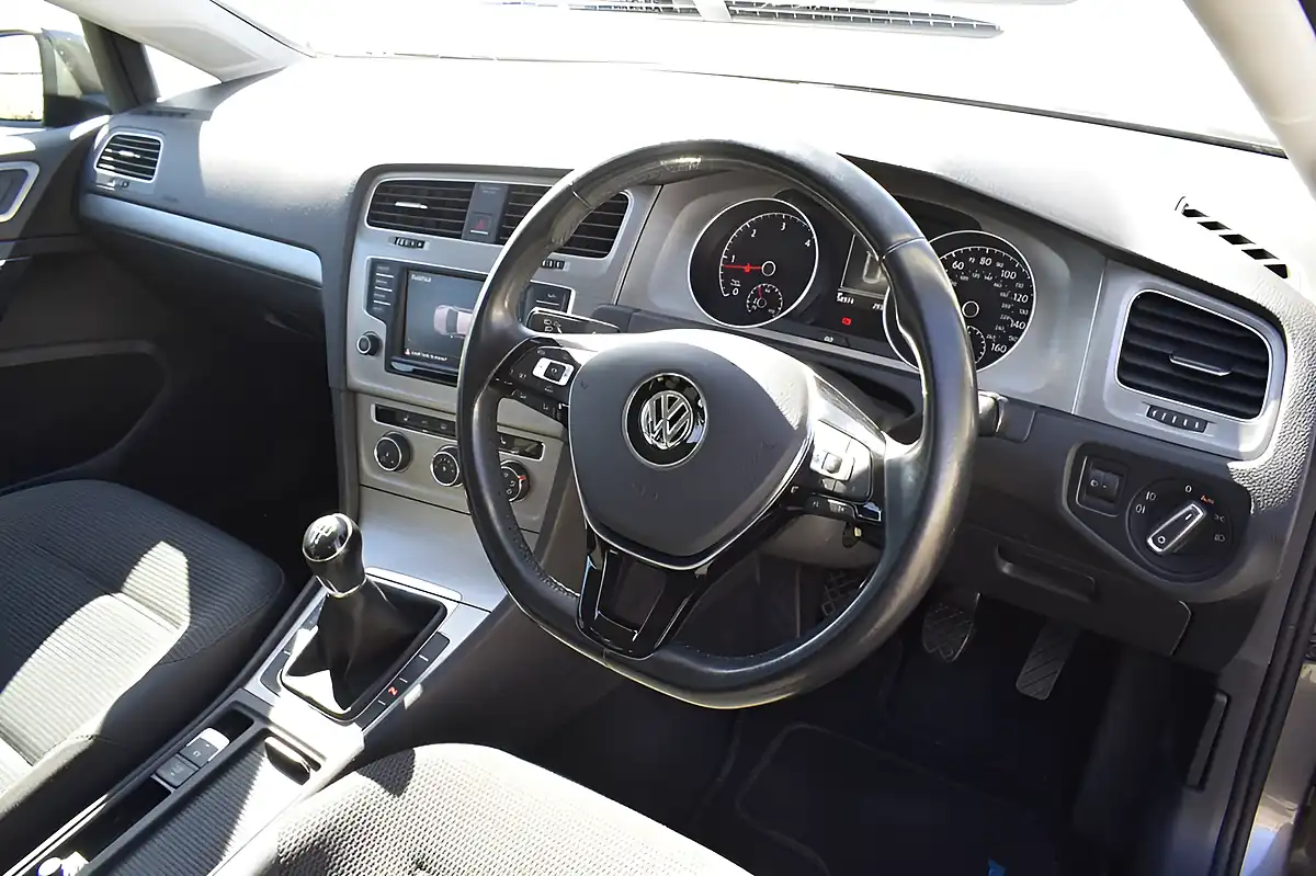 Used 2017 Volkswagen Golf Match Edition Grey - Interior and Exterior details 9