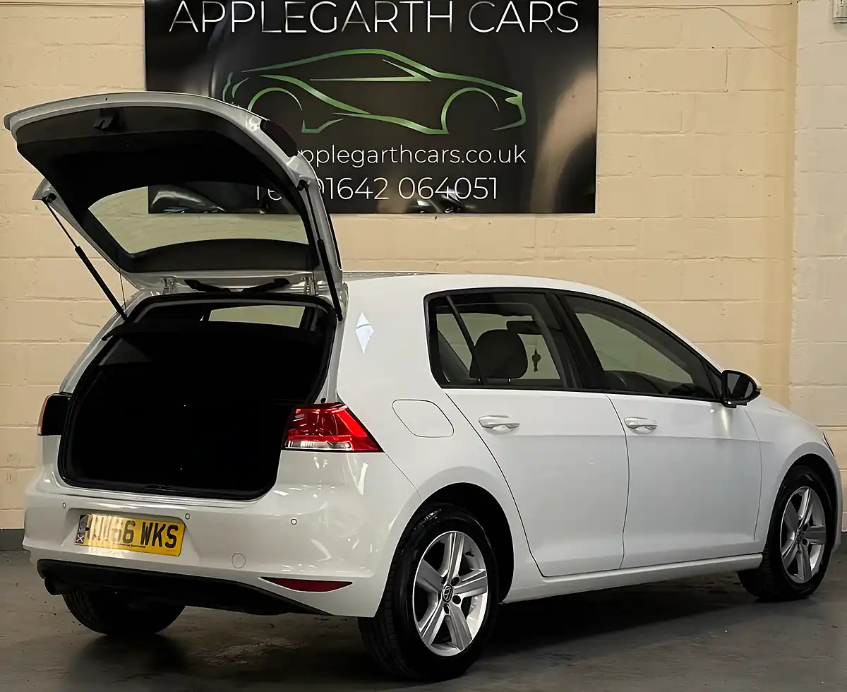 Used 2017 Volkswagen Golf Match Edition White - Interior and Exterior details 4