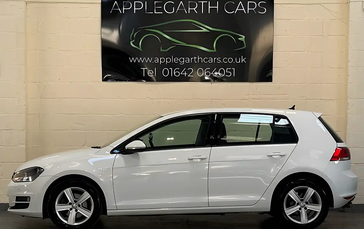 Used 2017 Volkswagen Golf Match Edition White - Interior and Exterior details 6