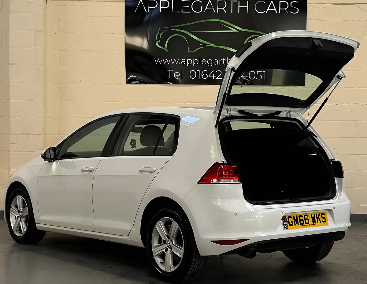 Used 2017 Volkswagen Golf Match Edition White - Interior and Exterior details 8