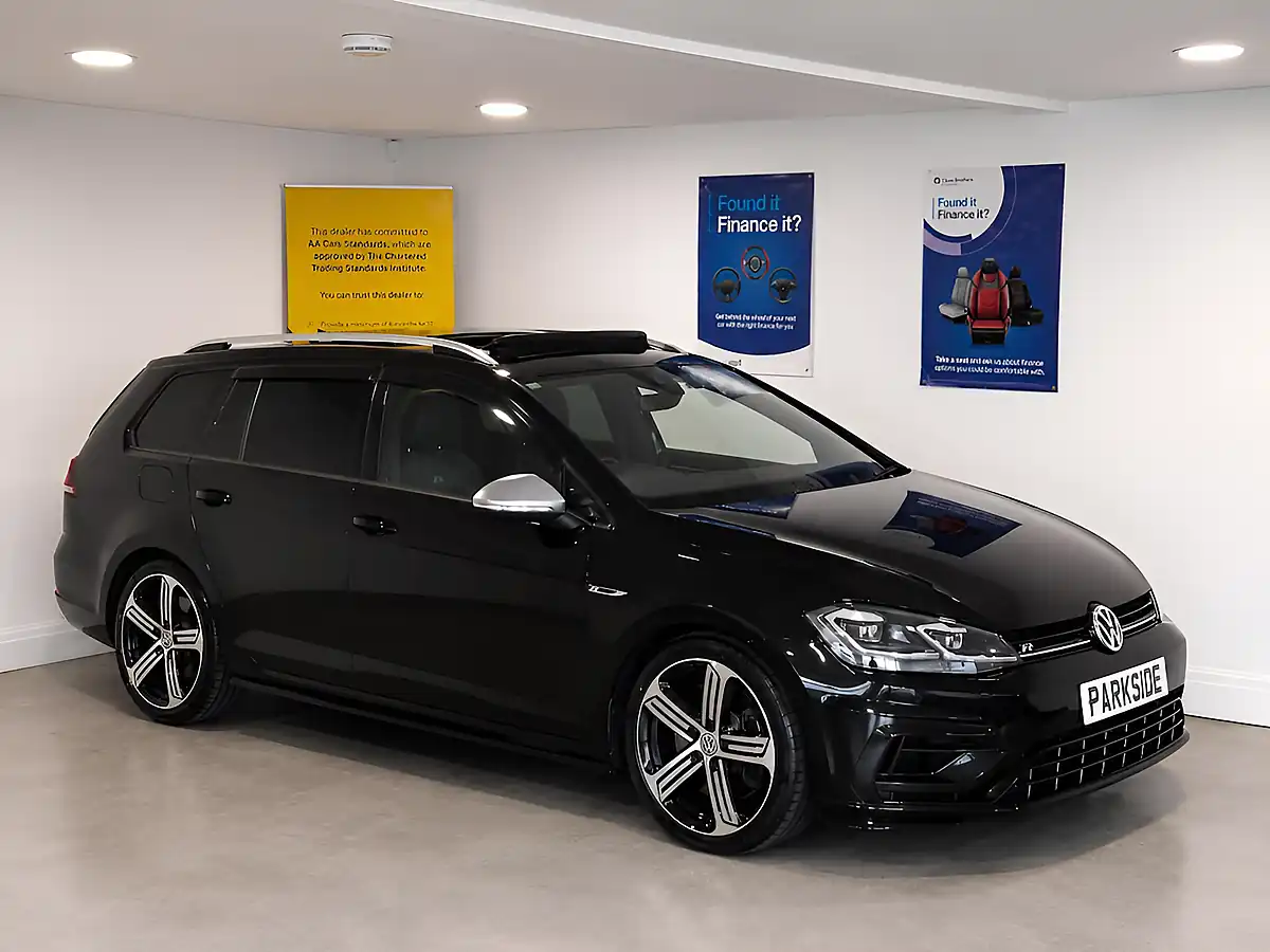 Used 2017 Volkswagen Golf R Black - Front View
