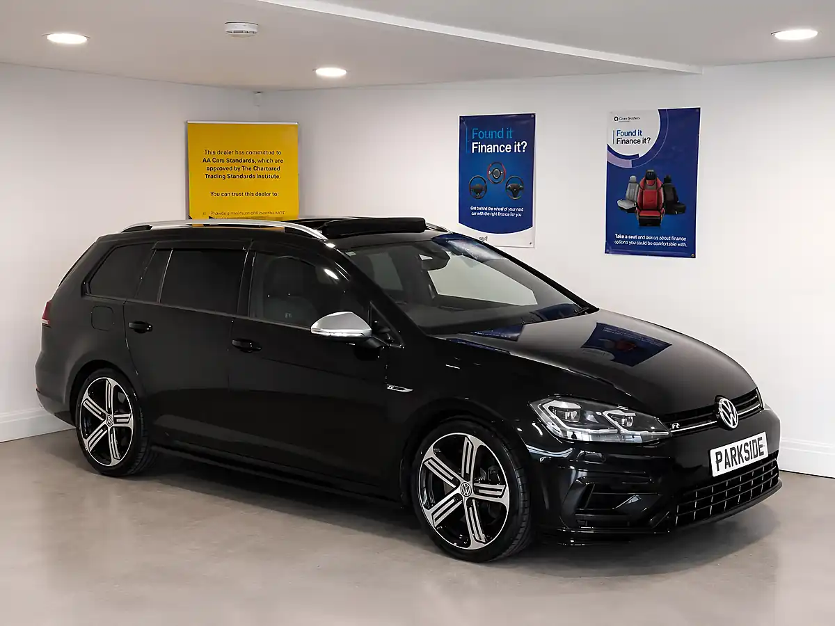 Used 2017 Volkswagen Golf R Black - Interior and Exterior details 2