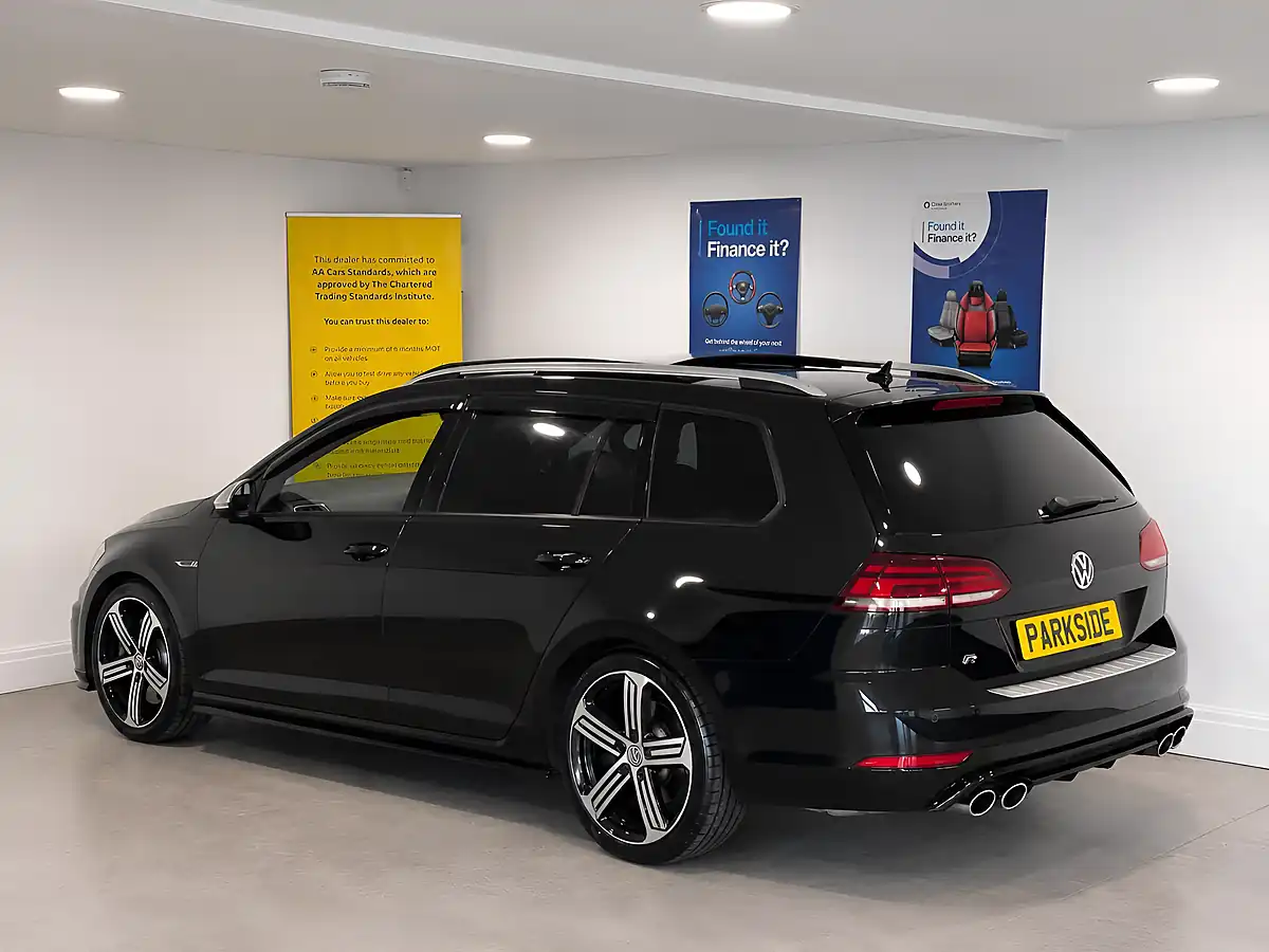 Used 2017 Volkswagen Golf R Black - Interior and Exterior details 6