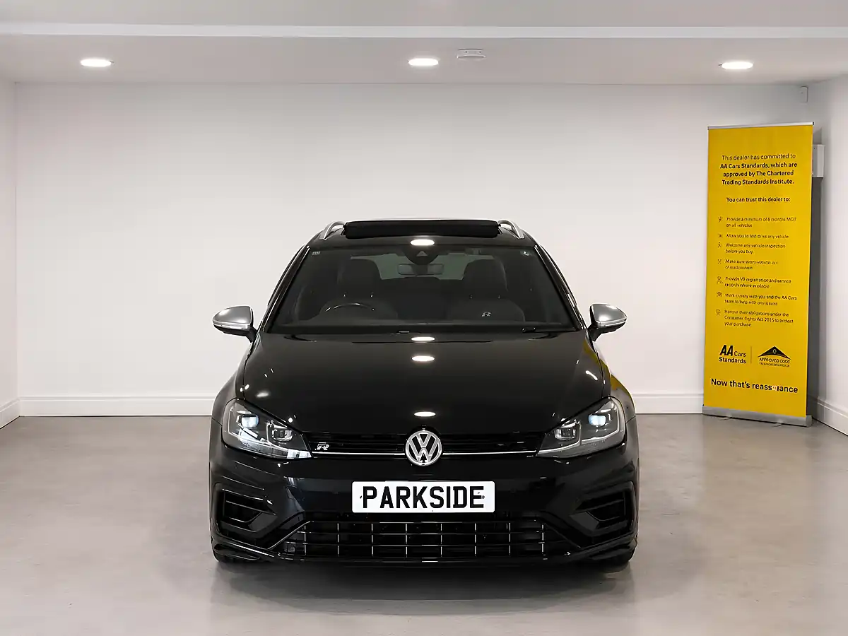 Used 2017 Volkswagen Golf R Black - Interior and Exterior details 9