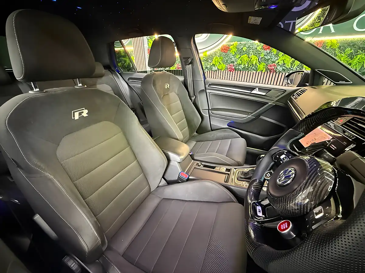Used 2017 Volkswagen Golf R Blue - Interior and Exterior details 14
