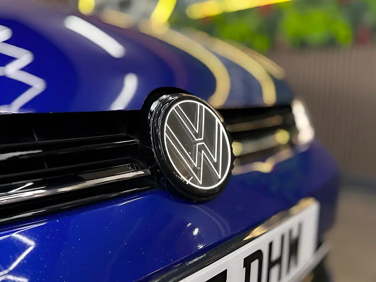 Used 2017 Volkswagen Golf R Blue - Interior and Exterior details 16