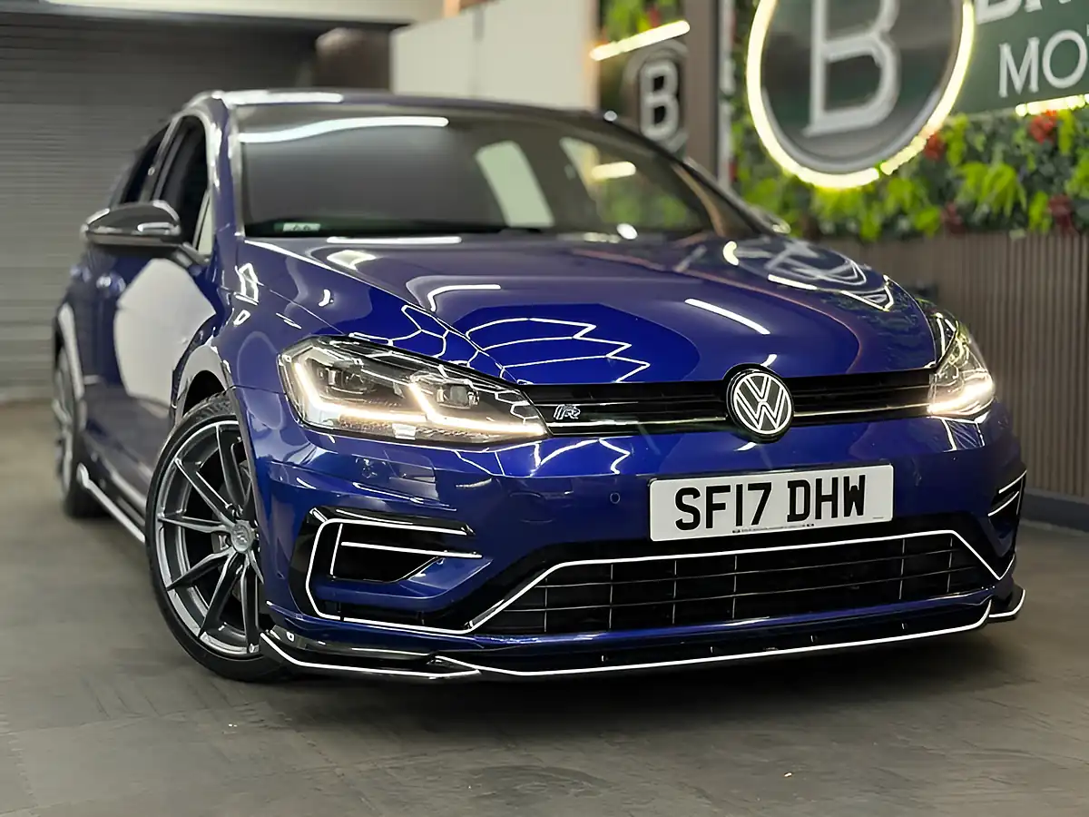 Used 2017 Volkswagen Golf R Blue - Interior and Exterior details 3