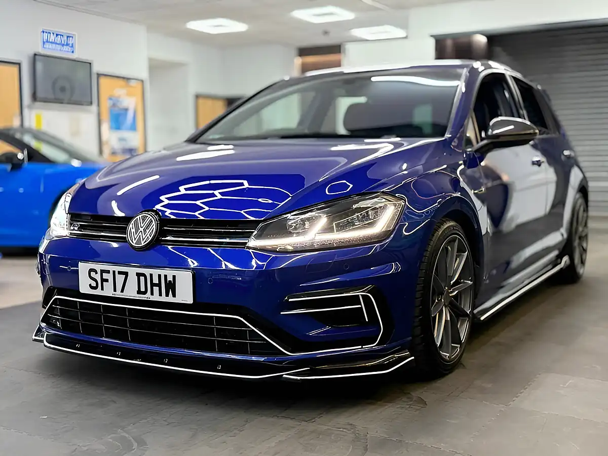 Used 2017 Volkswagen Golf R Blue - Interior and Exterior details 6