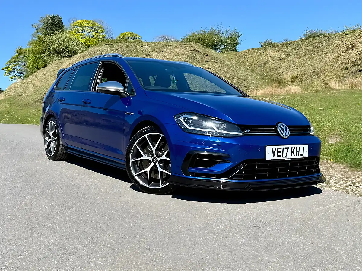 Used 2017 Volkswagen Golf R Blue - Front View