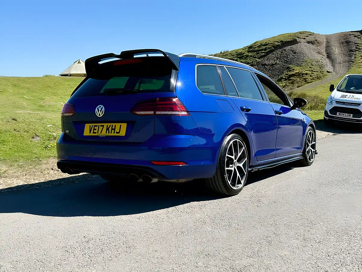 Used 2017 Volkswagen Golf R Blue - Interior and Exterior details 13