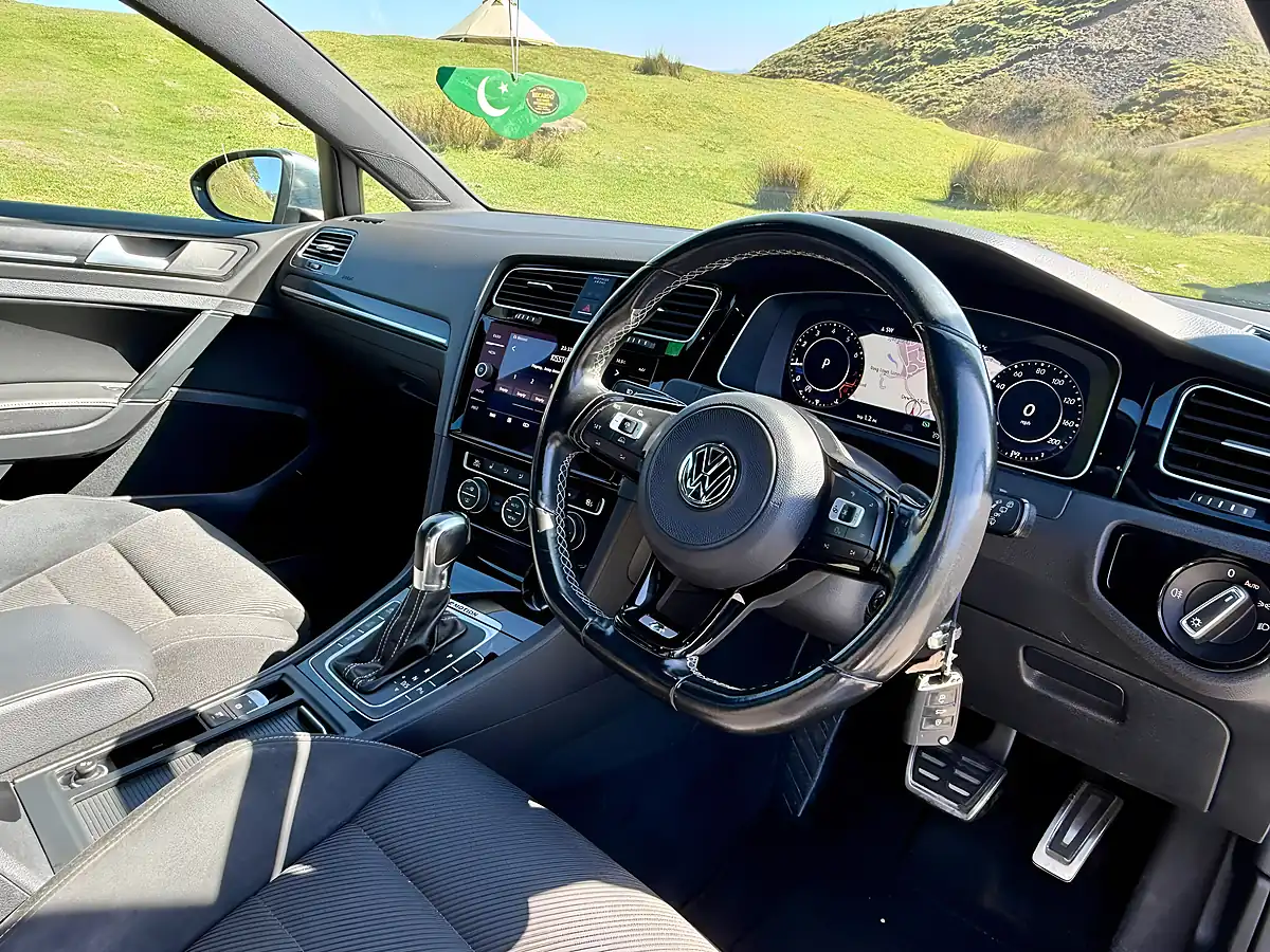 Used 2017 Volkswagen Golf R Blue - Interior and Exterior details 2