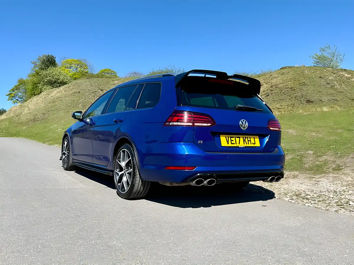 Used 2017 Volkswagen Golf R Blue - Interior and Exterior details 5