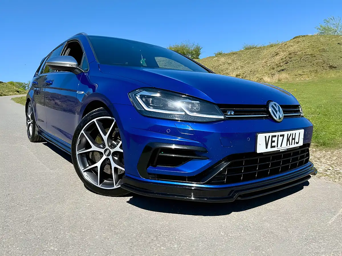 Used 2017 Volkswagen Golf R Blue - Interior and Exterior details 6