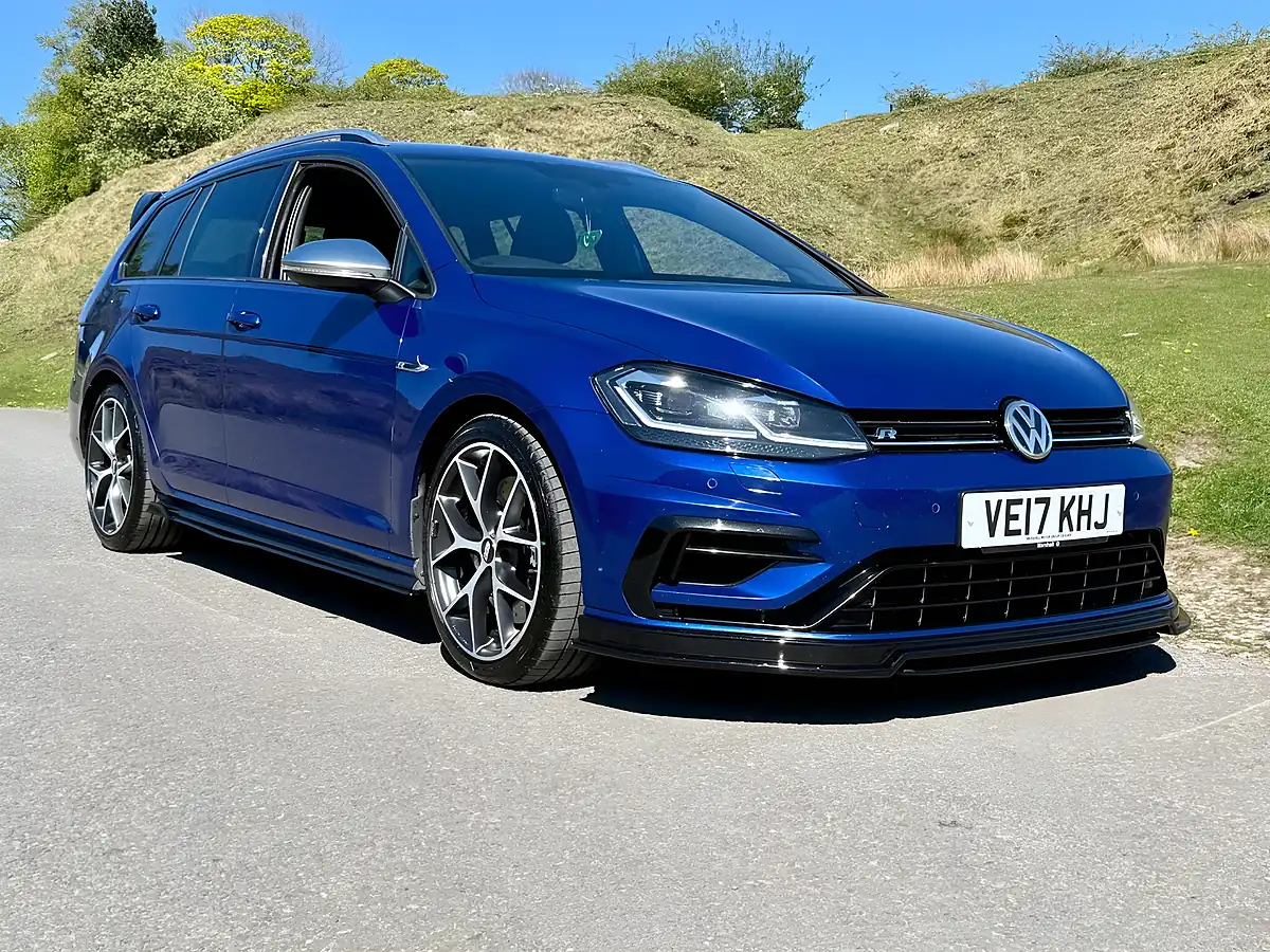 Used 2017 Volkswagen Golf R Blue - Interior and Exterior details 7