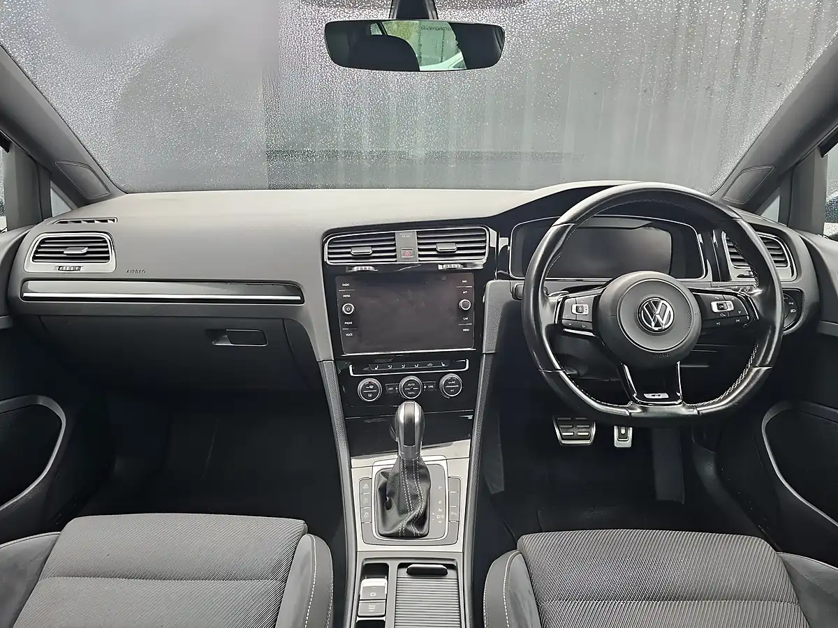 Used 2017 Volkswagen Golf R Blue - Interior and Exterior details 3