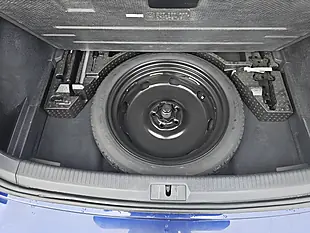 Used 2017 Volkswagen Golf R Blue - Interior and Exterior details 8
