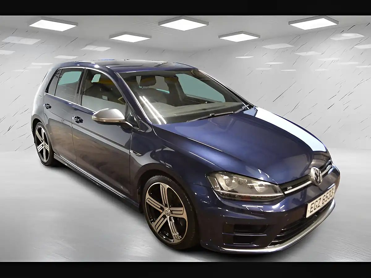 Used 2017 Volkswagen Golf R Blue - Interior and Exterior details 6