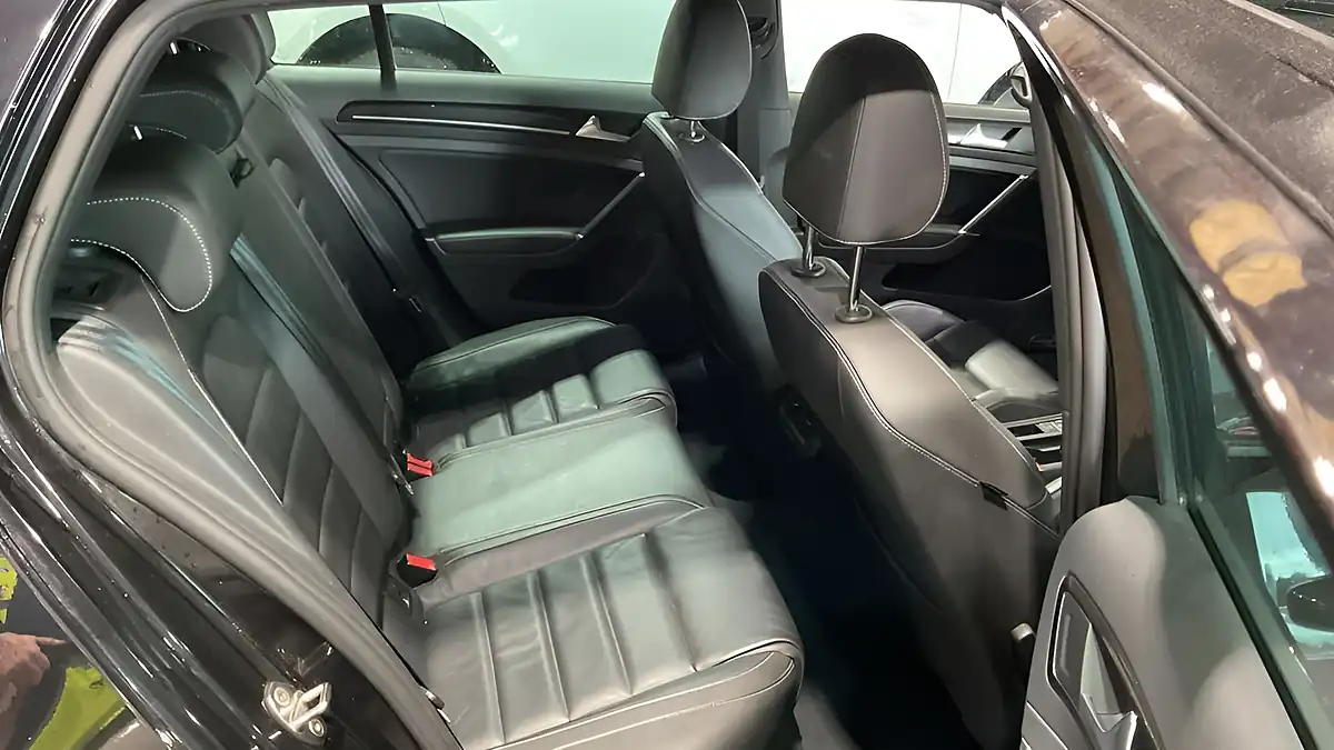 Used 2017 Volkswagen Golf R Bluemotion Tech Black - Interior and Exterior details 11