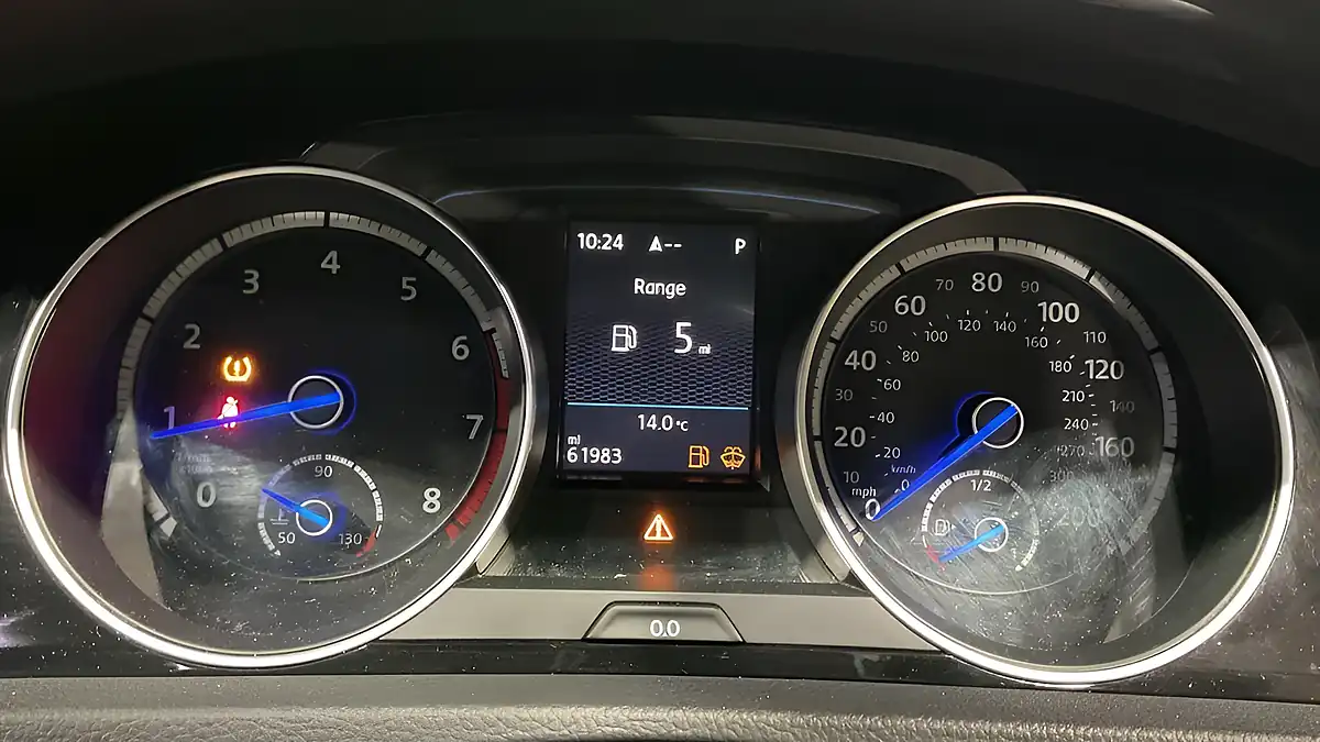 Used 2017 Volkswagen Golf R Bluemotion Tech Black - Interior and Exterior details 13