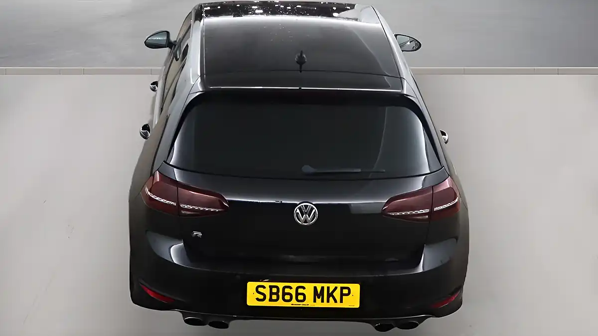 Used 2017 Volkswagen Golf R Bluemotion Tech Black - Interior and Exterior details 9