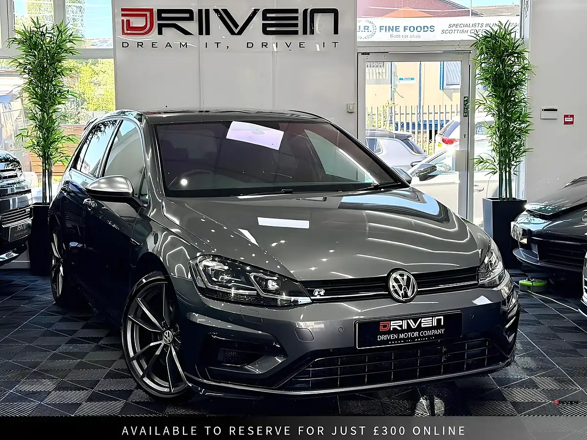 Used 2017 Volkswagen Golf R Grey - Front View
