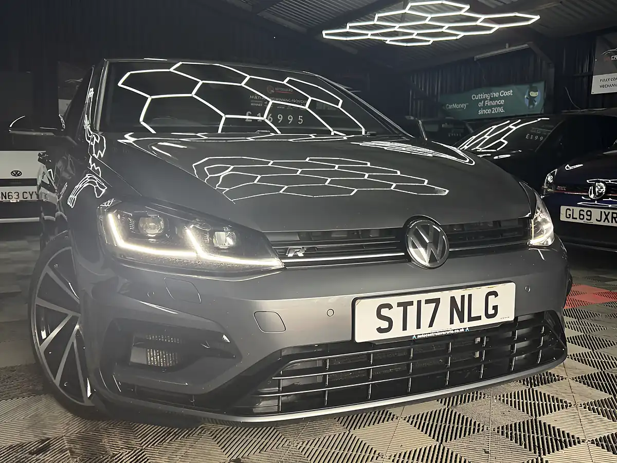 Used 2017 Volkswagen Golf R Grey - Front View