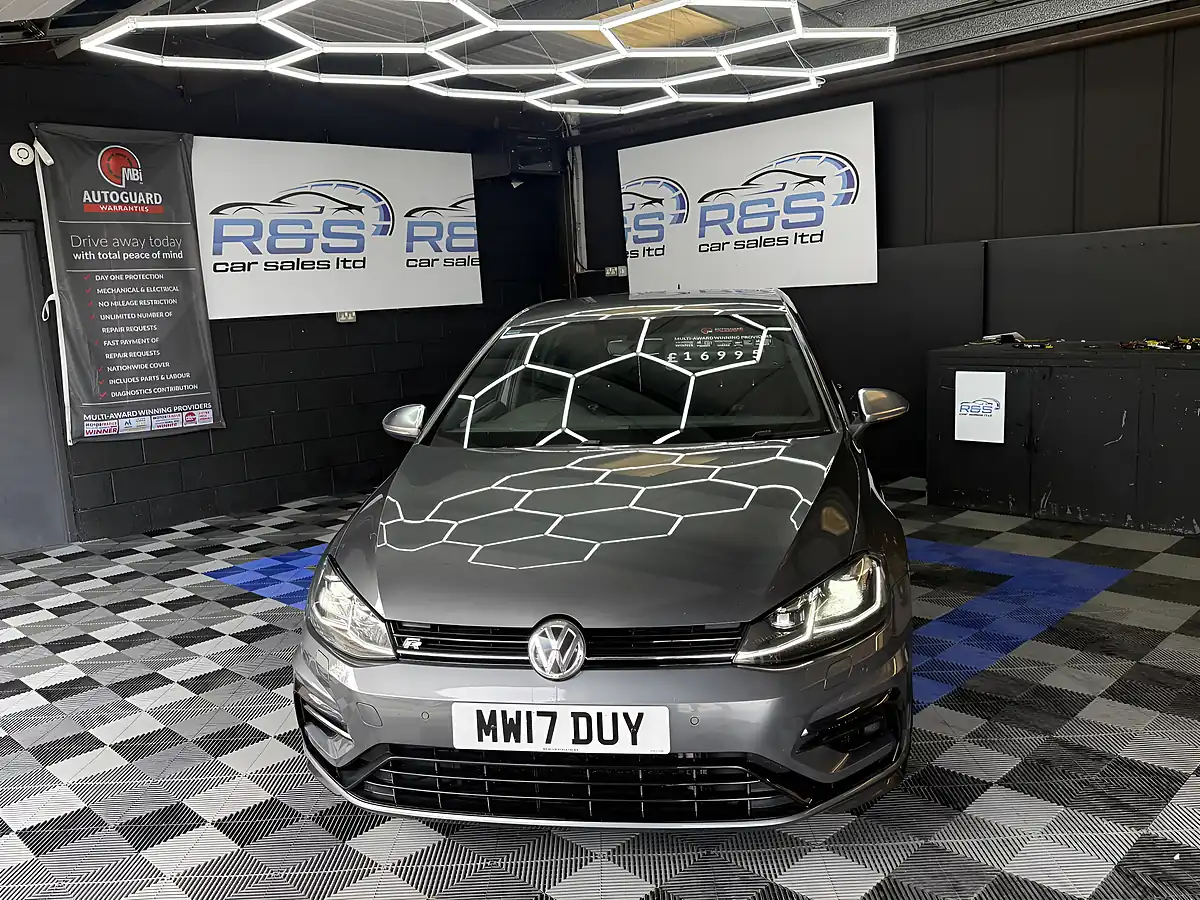 Used 2017 Volkswagen Golf R Indium Grey - Interior and Exterior details 10