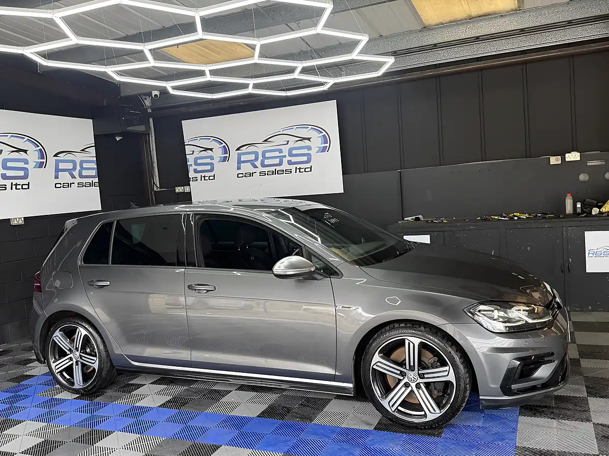 Used 2017 Volkswagen Golf R Indium Grey - Interior and Exterior details 2